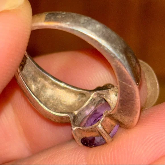 Vintage Sterling Silver Amethyst Ring - Picture 4 of 4